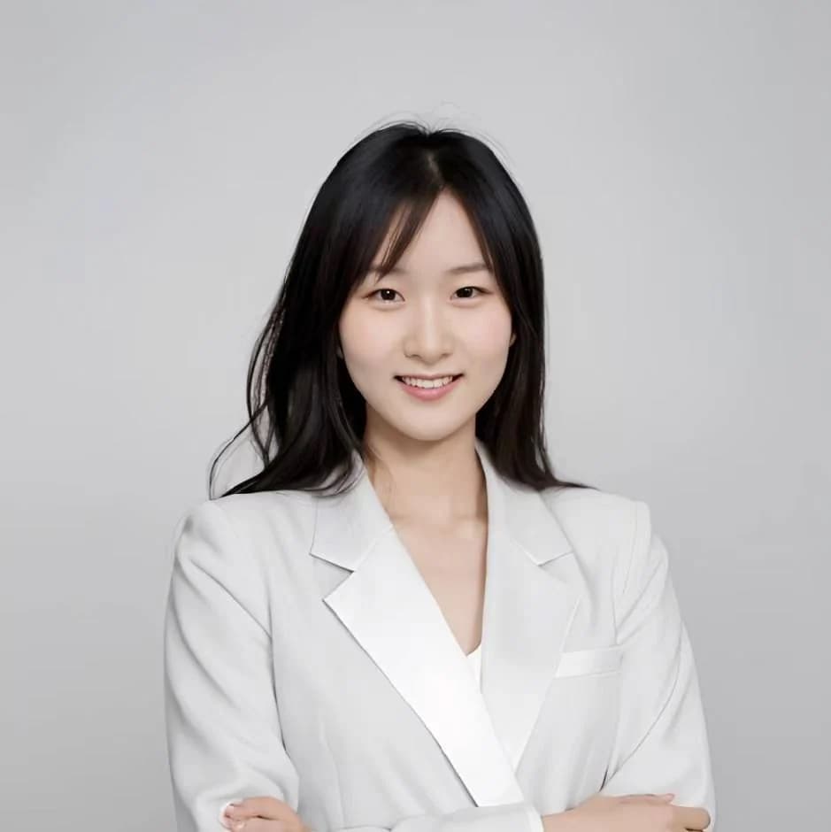 Elsa, Business Manager