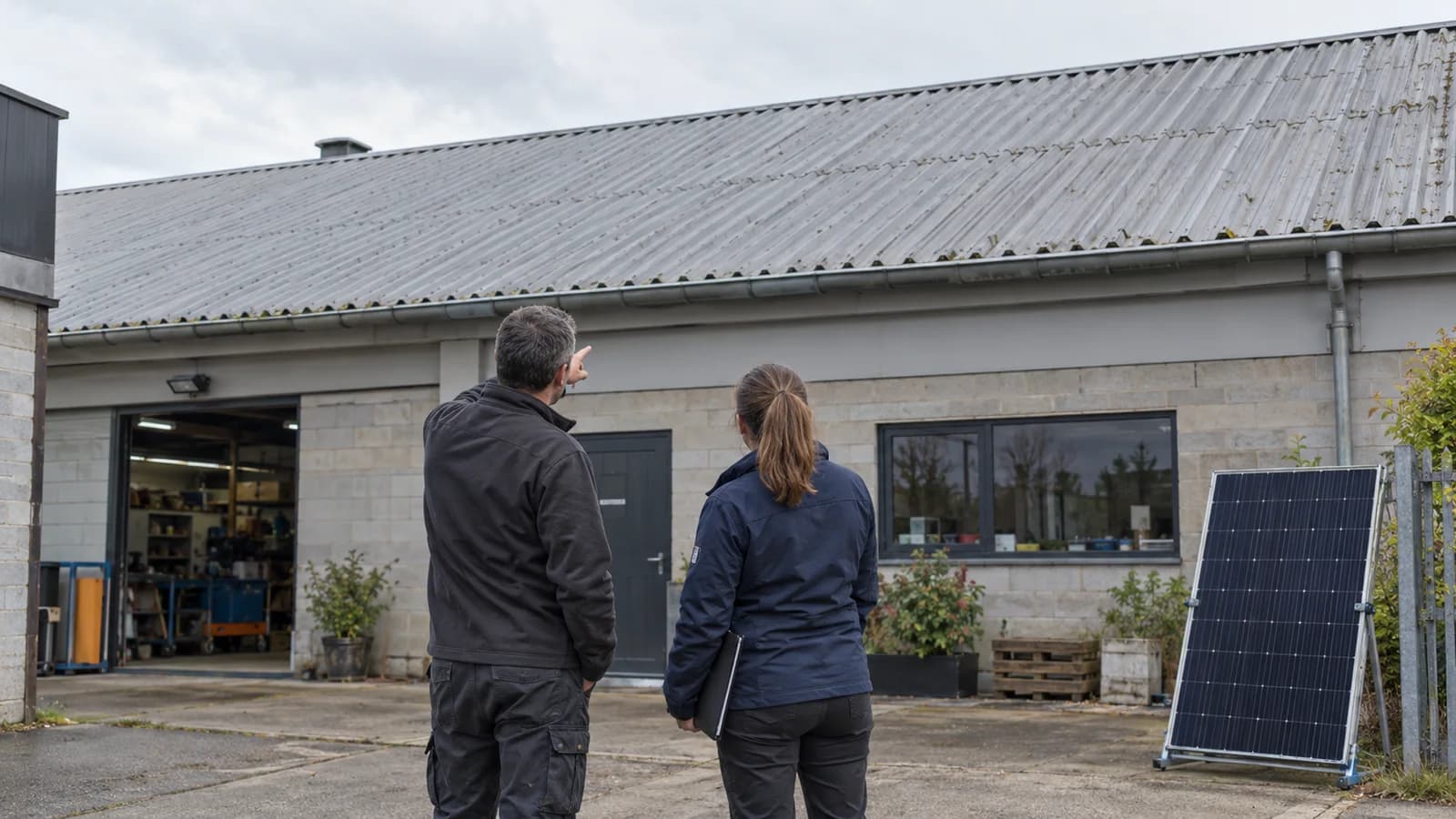 Lightweight solar panels: choosing panels and mounts for your roof